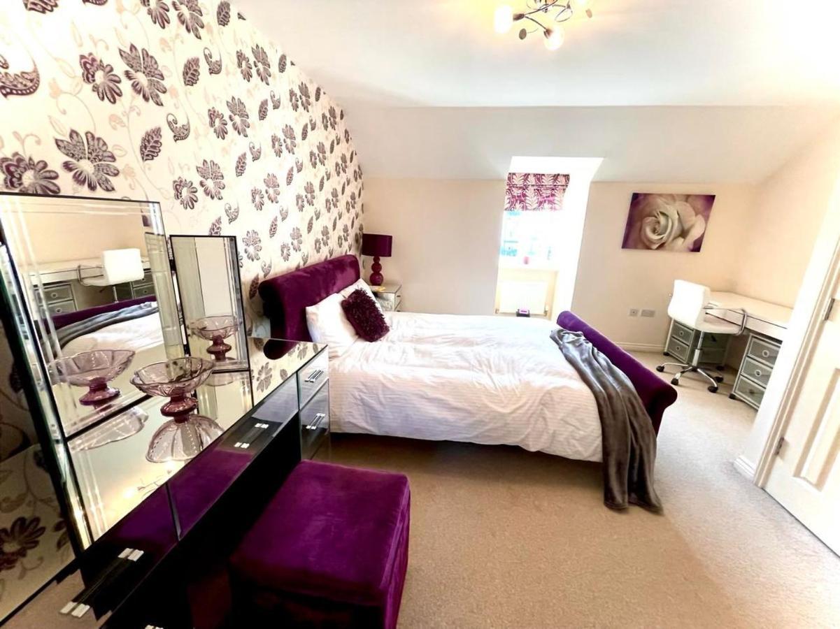 Grays Lakeside Stylish 3 Bedroom House מראה חיצוני תמונה