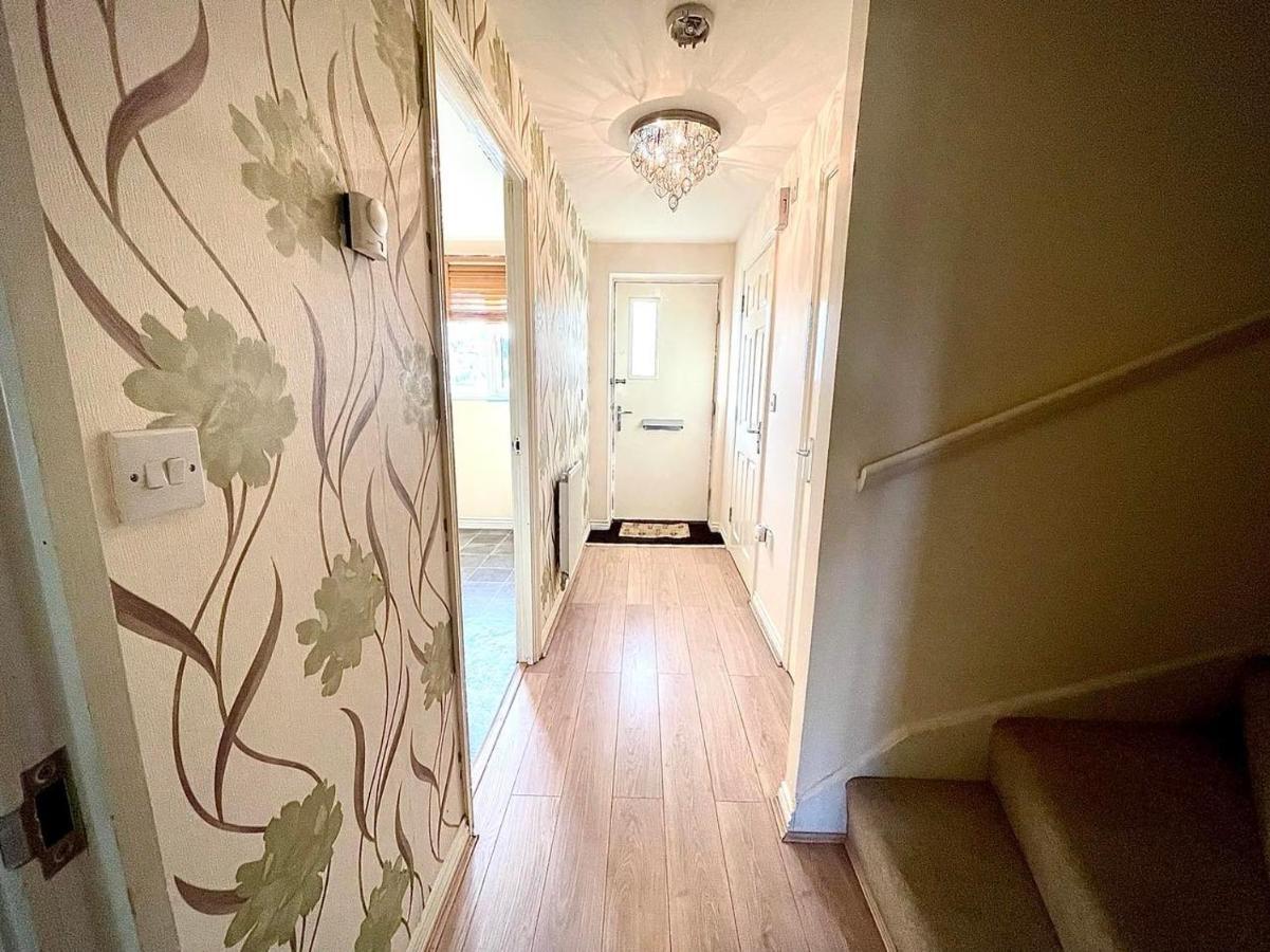 Grays Lakeside Stylish 3 Bedroom House מראה חיצוני תמונה