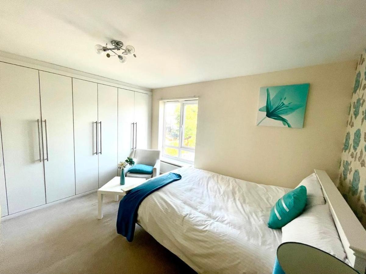 Grays Lakeside Stylish 3 Bedroom House מראה חיצוני תמונה