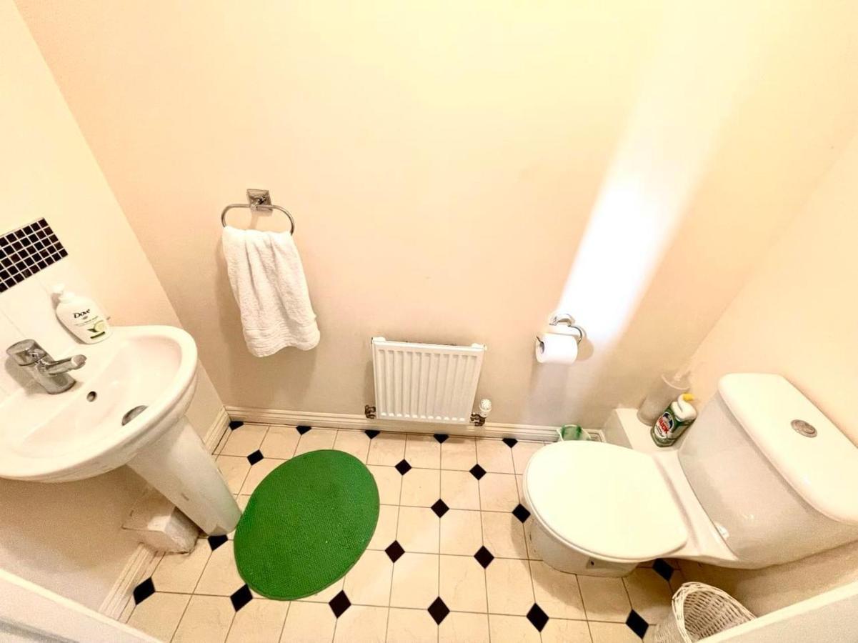 Grays Lakeside Stylish 3 Bedroom House מראה חיצוני תמונה